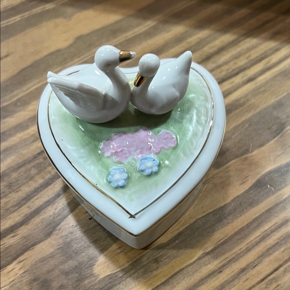 Heart-Shaped Ceramic Box with Swans - Picture 1 of 4